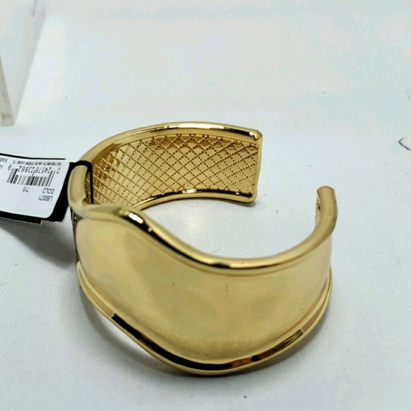 Laundry gold waivy cuff bracelet - Picture 4 of 4